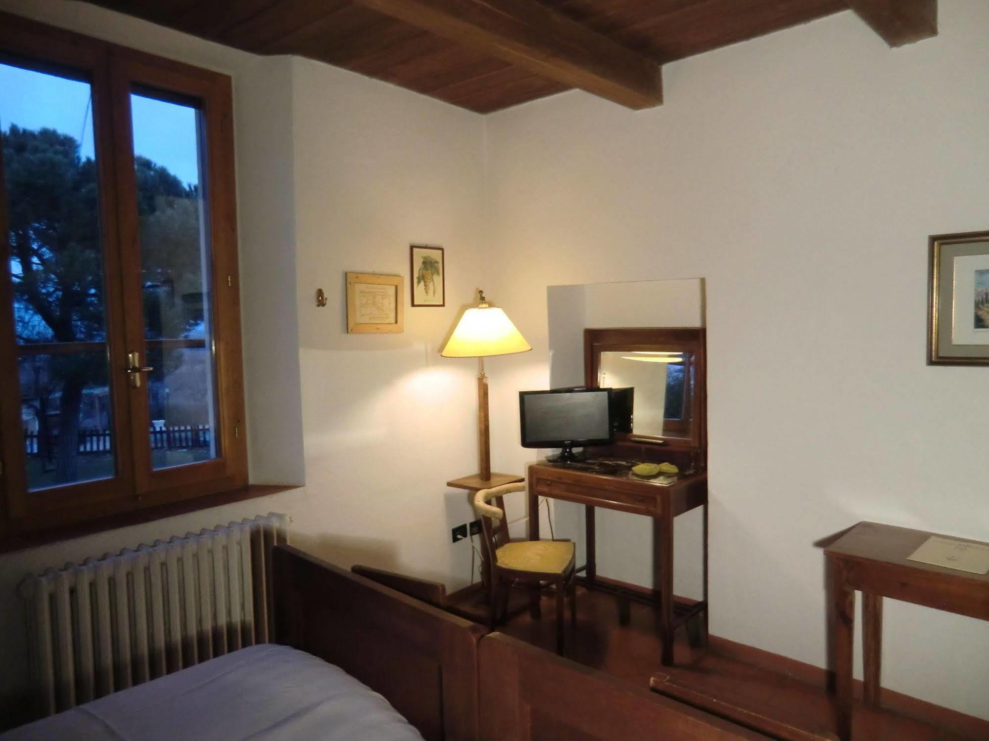 Agriturismo Ca'De'Gatti Faenza Eksteriør billede